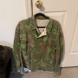 Vintage 60s Finnish Military
Camo Shirt Jacket